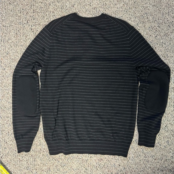 Vince men’s Henley light sweater in black with grey stripes and elbow patches. M - Picture 2 of 4